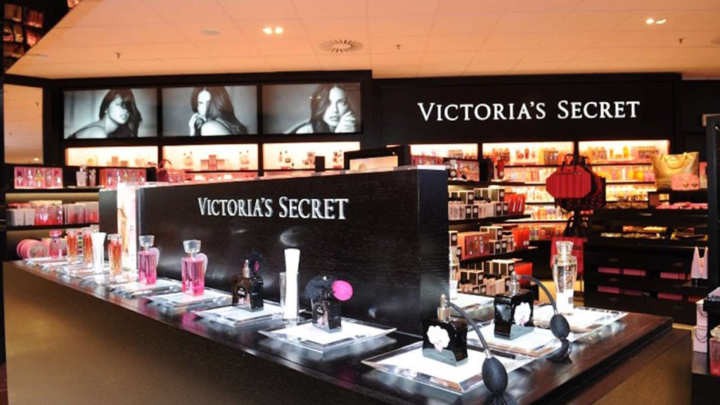 Victoria’s Secret đã chế tạo hơn 400 loại nước hoa rất thành công trên thị trường
