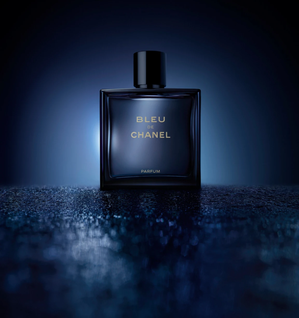 Dầu thơm Bleu De Chanel Parfum thể hiện mạnh mẽ nhất sự quyết đoán, bản lĩnh của người đàn ông
