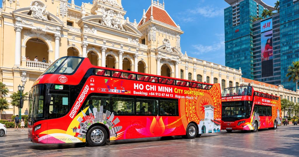 Bạn có thể dành một khoảng thời gian để khám phá du lịch Sài Gòn bằng bus tour hai tầng